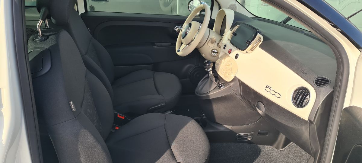 Fiat 500  - 1,0 Hybrid interior 7 