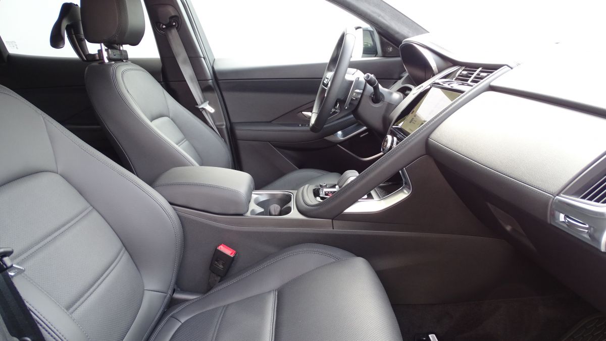 Jaguar E-Pace  - 2.0 I4 200 PS AWD Auto S interior 8 