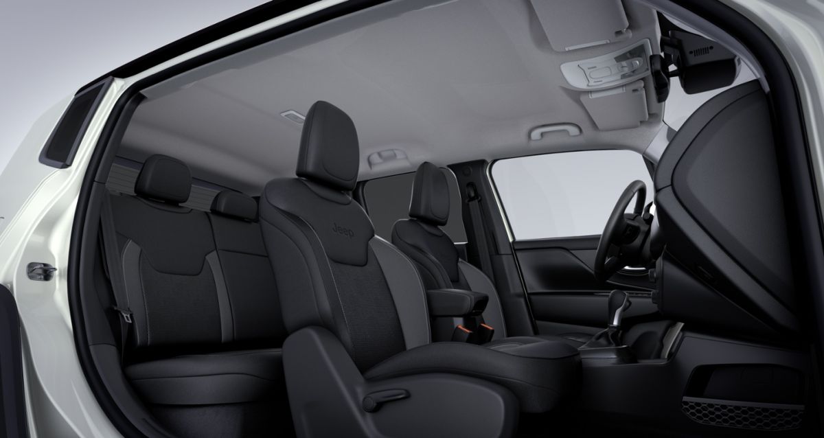 Jeep Renegade  - LIMITED interior 7 