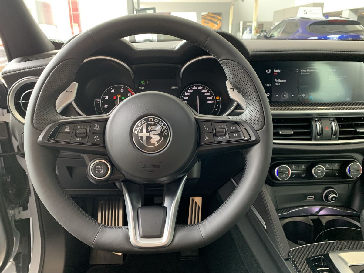 Alfa Romeo Stelvio  - Veloce TI interior 19 