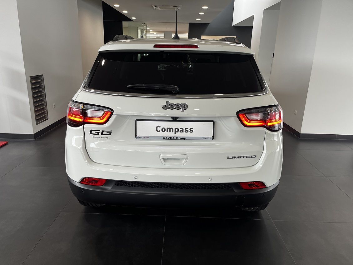 Jeep Compass  - LIMITED exterior 4